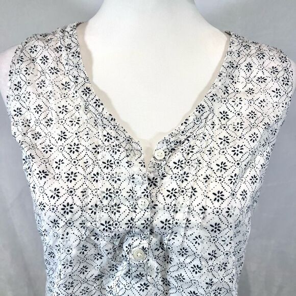Eddie Bauer 100% cotton black and white print pintuck pleated Henley top size XS - Picture 2 of 6